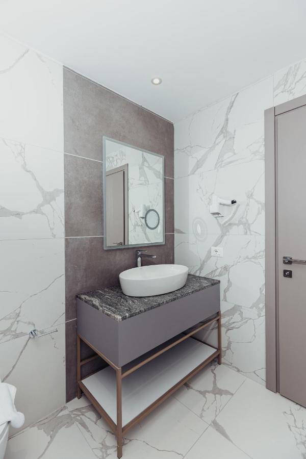 Delight & Hotel Golem (Tirana)