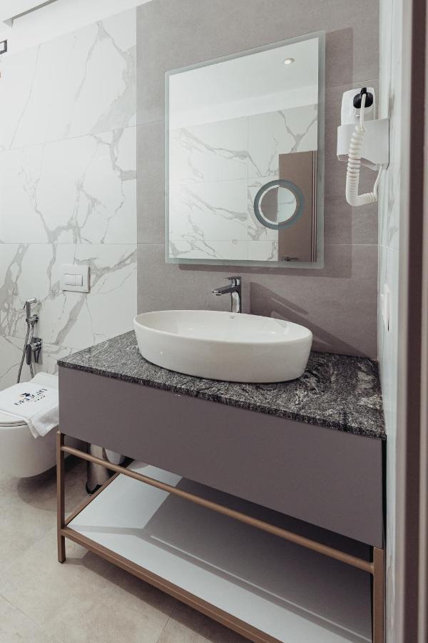 Hotel Delight & Golem (Tirana)